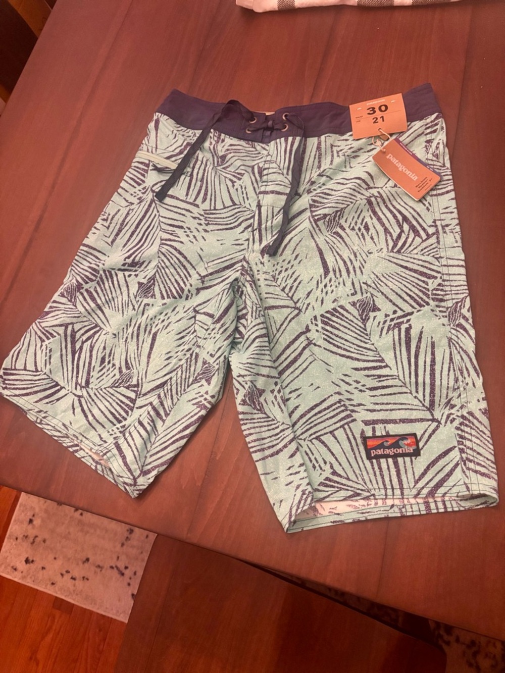 Patagonia men’s stretch Wavefarer Boardshorts in Rain fern speckle